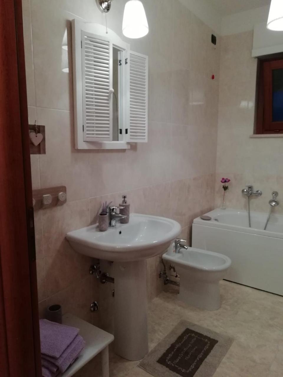 Beti House Heart'S And Roses Rooms Ponte Galeria Ngoại thất bức ảnh