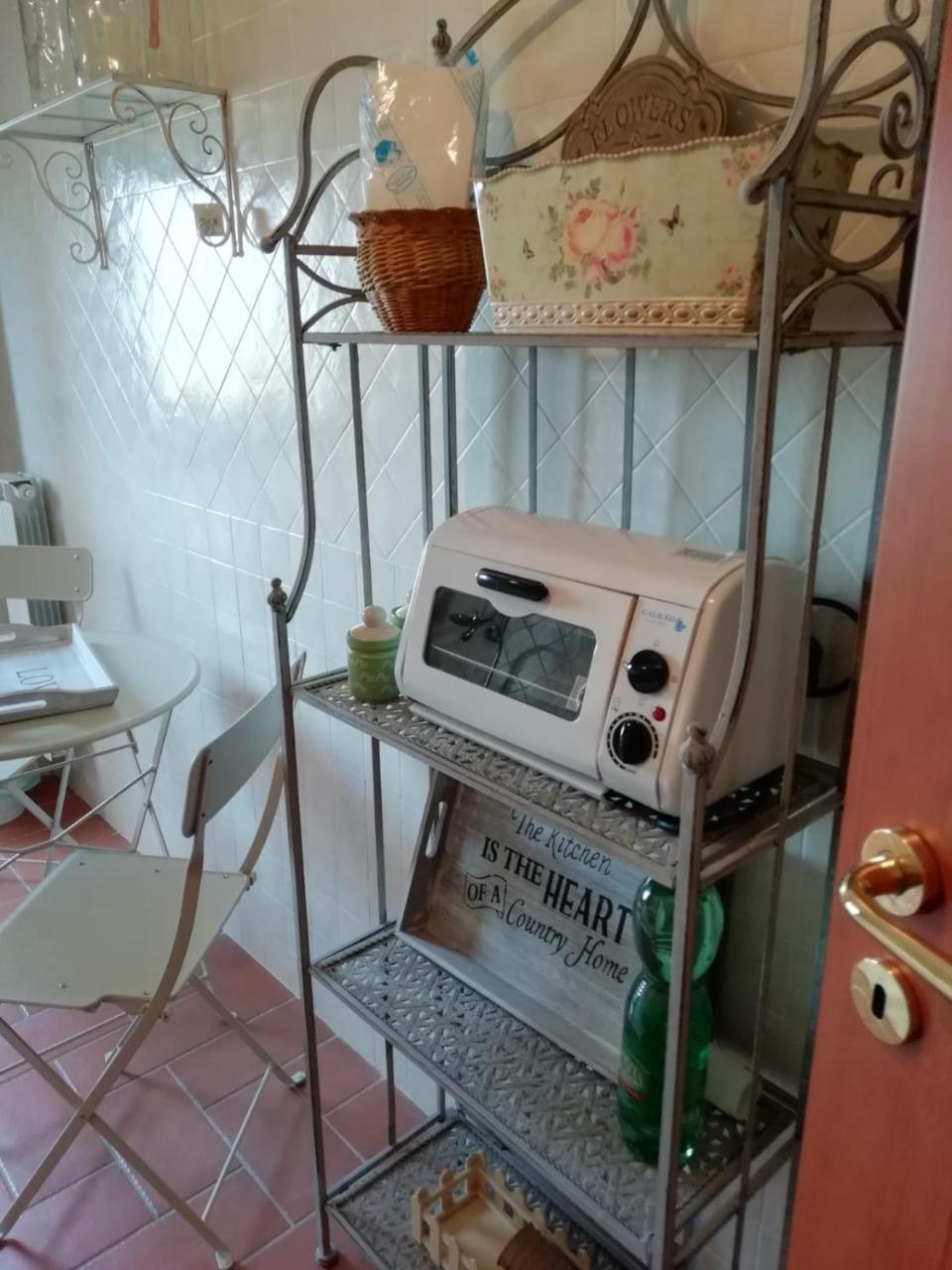 Beti House Heart'S And Roses Rooms Ponte Galeria Ngoại thất bức ảnh