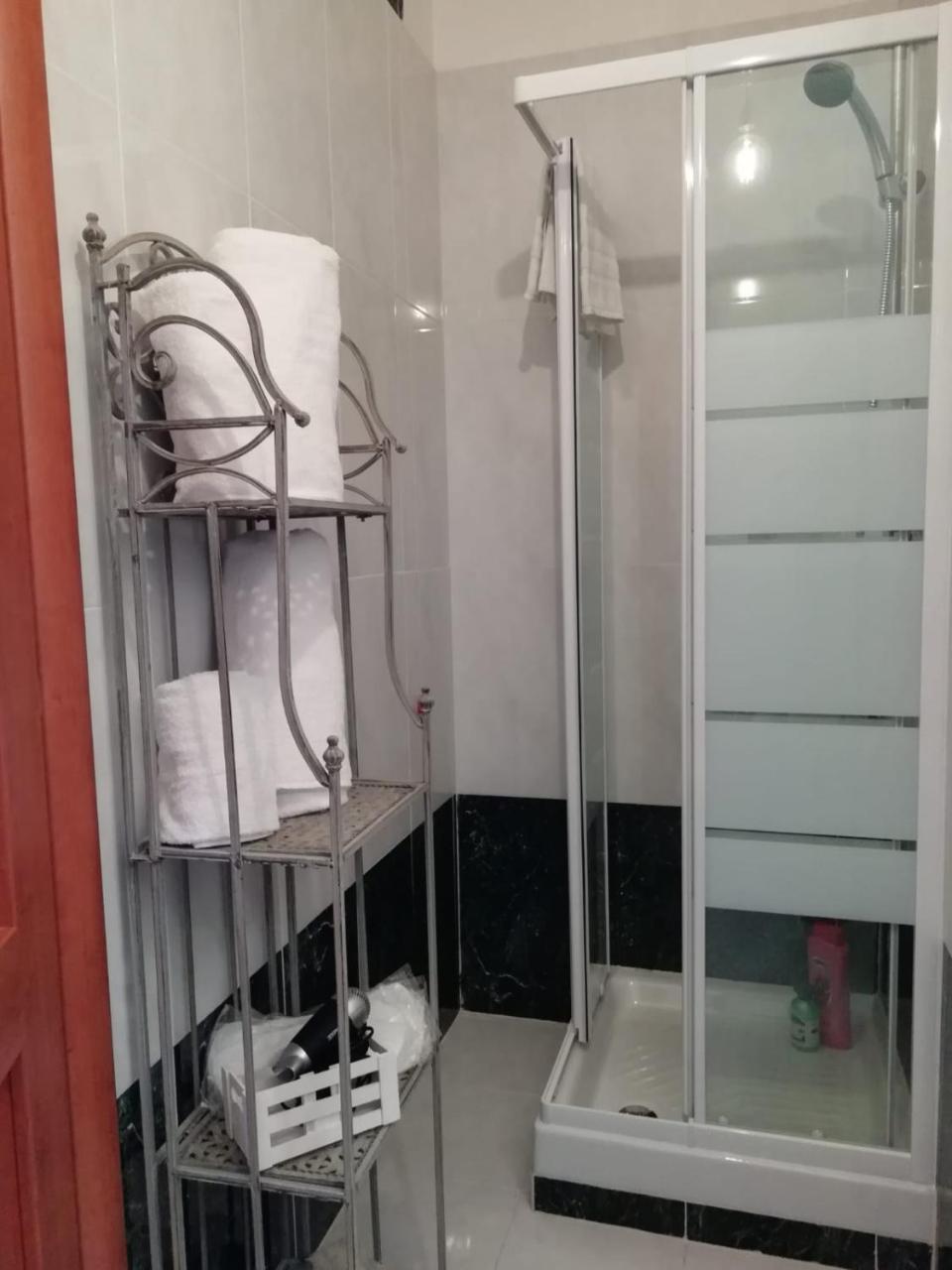 Beti House Heart'S And Roses Rooms Ponte Galeria Ngoại thất bức ảnh