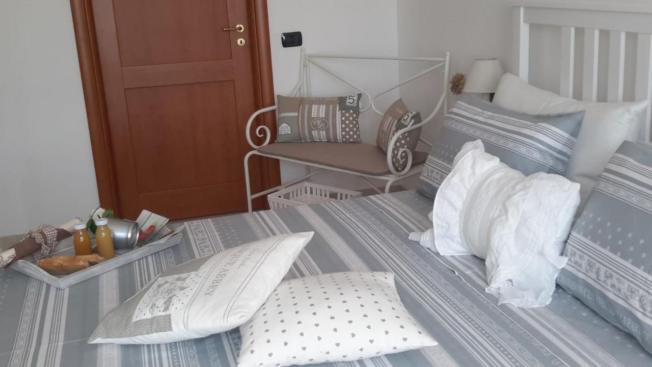 Beti House Heart'S And Roses Rooms Ponte Galeria Ngoại thất bức ảnh